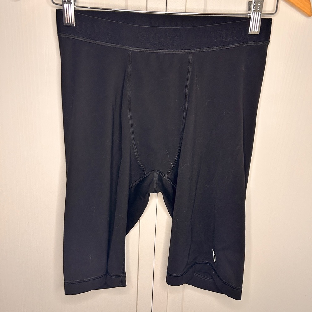 Men's Vuori Duration Training Shorts - Black - tight fit base layer - Medium